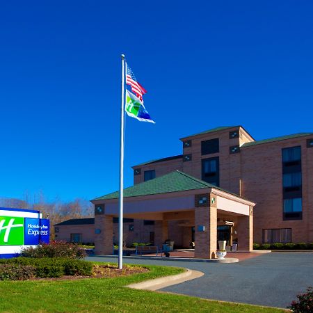 Holiday Inn Express Easton By Ihg Exterior photo
