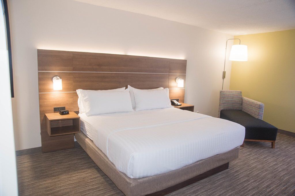 Holiday Inn Express Easton By Ihg Exterior photo